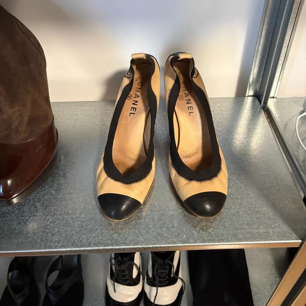 CHANEL Beige and Black Two-Tone Round-Toe Heels